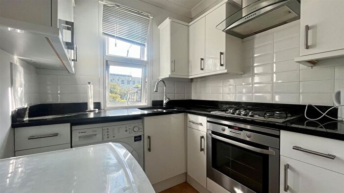 2 Bedroom Detached Bungalow To Rent In Benhilton Gardens, Sutton, SM1