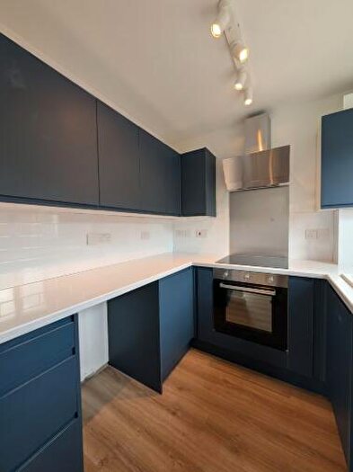 1 Bedroom End Of Terrace House To Rent In Lichfield Road, London, NW2