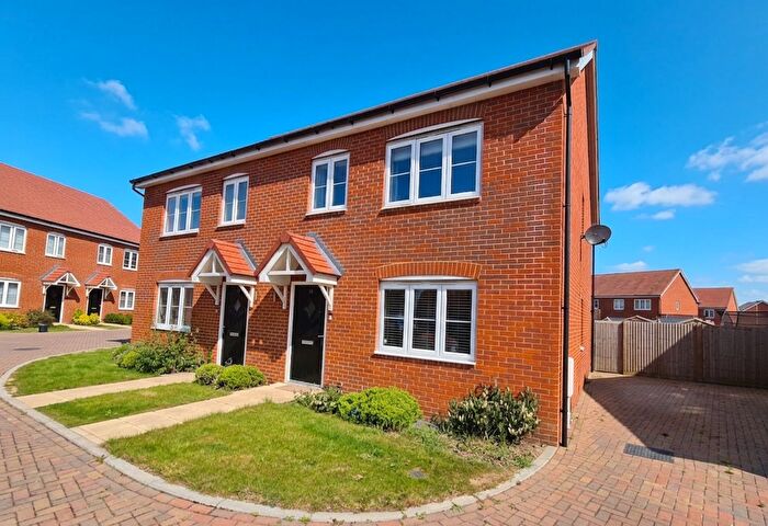 3 Bedroom Semi Detached House For Sale In Clayton Close, Ash, Canterbury, CT3
