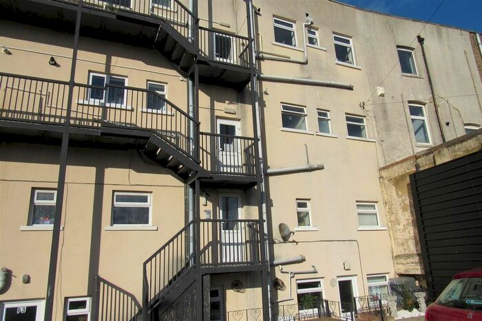 2 Bedroom Flat To Rent In Central Parade, Herne Bay, CT6