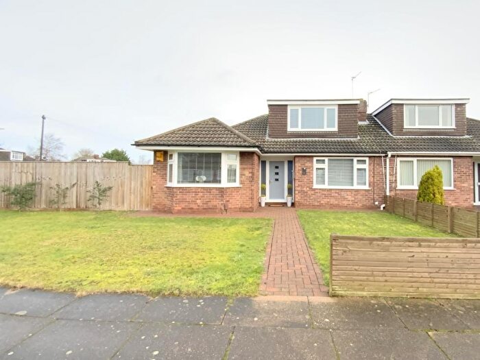 3 Bedroom Semi-Detached Bungalow For Sale In Pagehall Close, Scartho, DN33