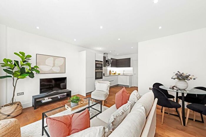1 Bedroom Flat For Sale In High Road, Ilford, IG3