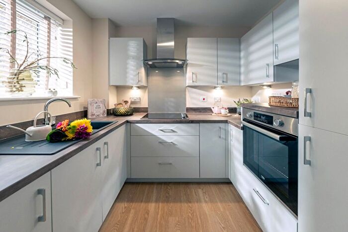 1 Bedroom Flat For Sale In New Road, Tadley, RG26