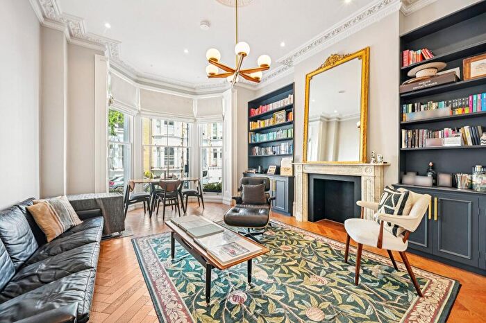 2 Bedroom Flat For Sale In Coleherne Road, Chelsea, London, SW10