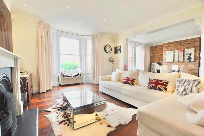 2 Bedroom Flat To Rent In The Terrace, London, SW13