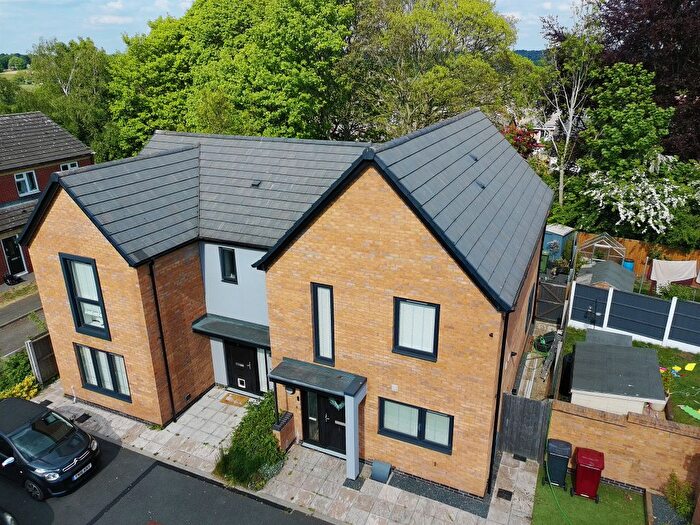 3 Bedroom Semi-Detached House For Sale In Meadow Bank, South Normanton, Alfreton, DE55
