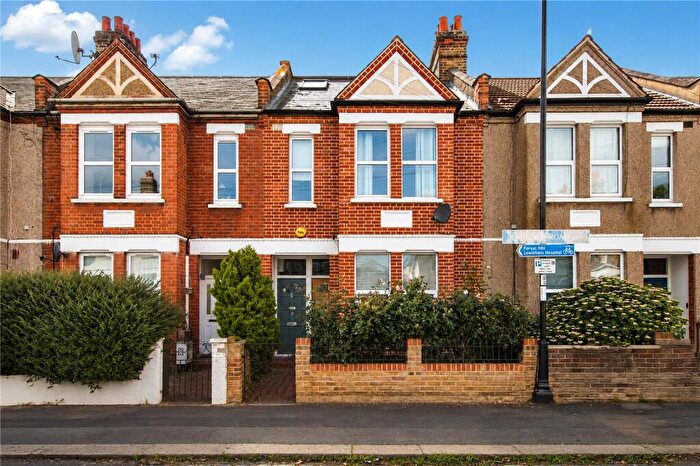 3 Bedroom Apartment To Rent In Radford Road, London, SE13
