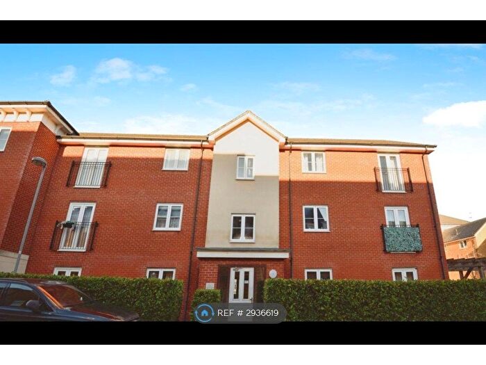 2 Bedroom Flat To Rent In Turner Court, Watford, WD24