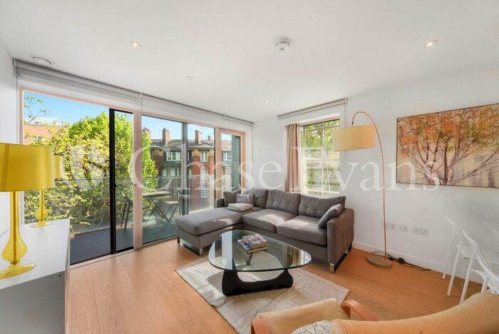 2 Bedroom Flat To Rent In Rodney Road, Elephant Amp; Castle, London, SE17