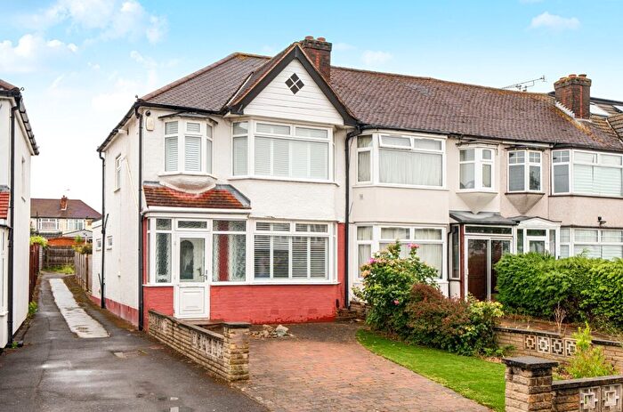 3 Bedroom End Of Terrace House For Sale In Henley Avenue, Cheam, Sutton, Surrey, SM3