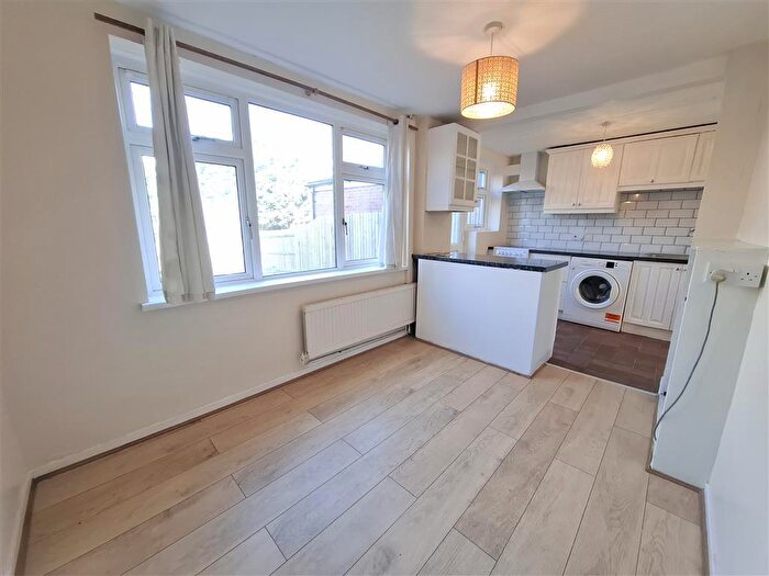 2 Bedroom House To Rent In Belsize Close, Hemel Hempstead, HP3