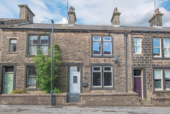 2 Bedroom Terraced House For Sale In Park Road, Cowling, BD22