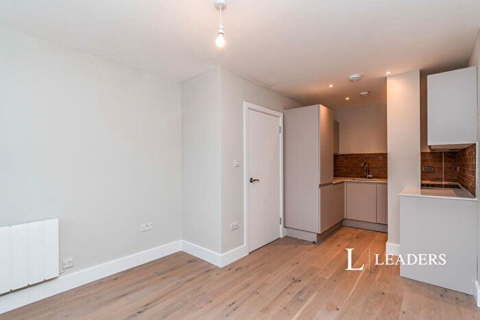 1 Bedroom Flat To Rent In Compass Point, Romsey Road, SO16