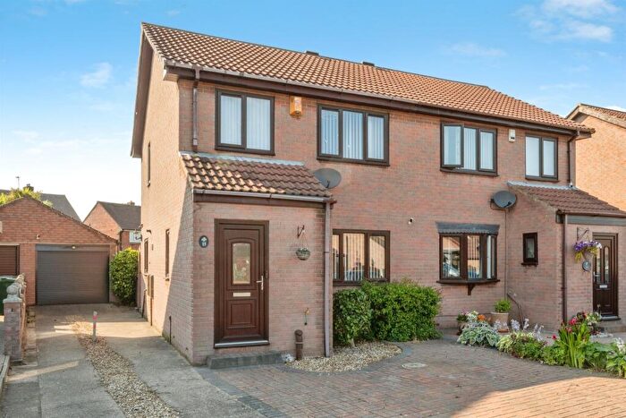 3 Bedroom Semi Detached House For Sale In Camellia Close, Conisbrough, Doncaster, DN12