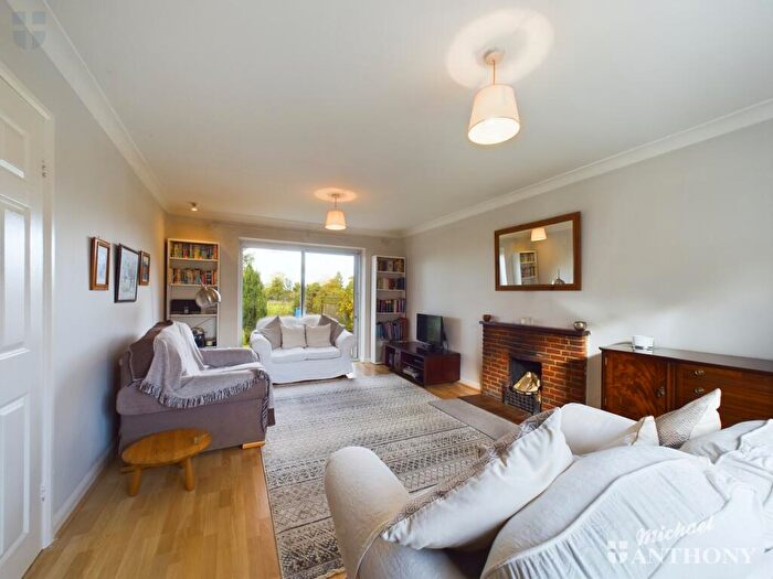 4 Bedroom Detached House For Sale In The Pightle, HP22