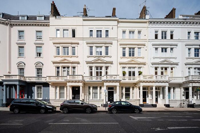2 Bedroom Flat For Sale In St. George's Drive, London, SW1V