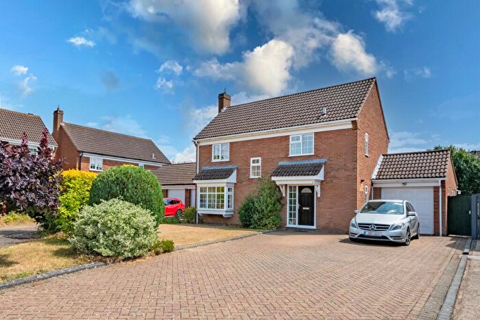 3 Bedroom Detached House For Sale In Gazelle Close, Eaton Socon, St. Neots, Cambridgeshire, PE19