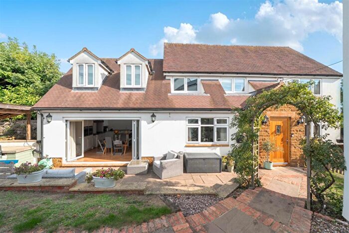 5 Bedroom Detached House For Sale In Vicarage Road, Napton., CV47