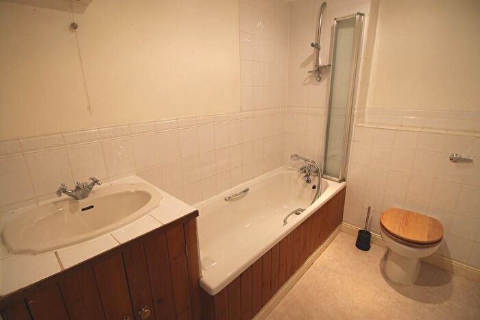 4 Bedroom Terraced House To Rent In Topsham, EX3