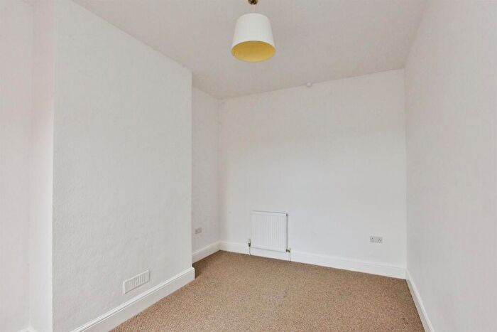 3 Bedroom Terraced House For Sale In Cambridge Street, Wolverton, Milton Keynes, MK12