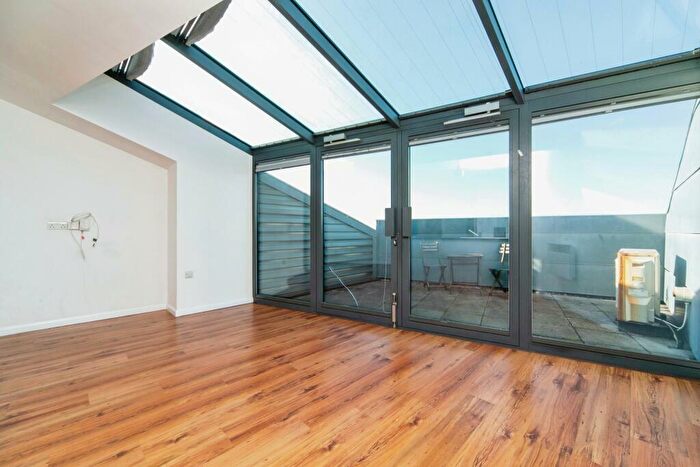 1 Bedroom Penthouse To Rent In Mann Island, L3