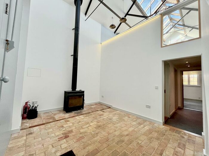 2 Bedroom Barn Conversion To Rent In Metton, NR11