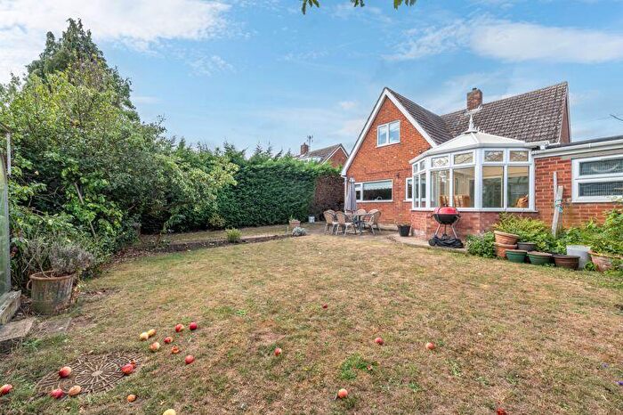 3 Bedroom Bungalow For Sale In Elm Avenue, Cherry Willingham, Lincoln, LN3