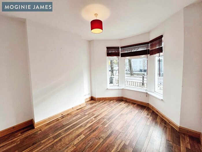 4 Bedroom House To Rent In Kincraig Street, Caerdydd, CF24