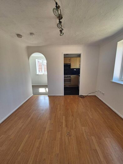 1 Bedroom Flat To Rent In Cherry Blossom Close, London, N13