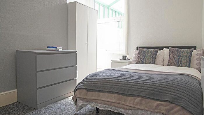 6 Bedroom House To Rent In Pains Road, Southsea, PO5