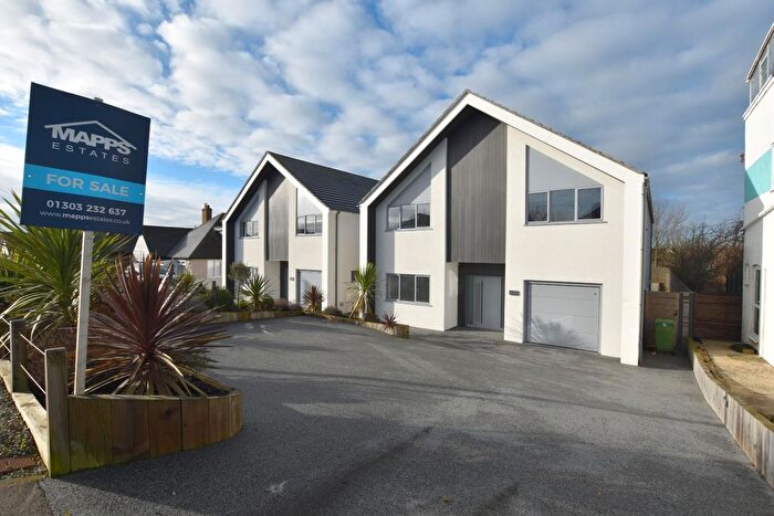 4 Bedroom Detached House For Sale In Coast Drive, Greatstone, TN28