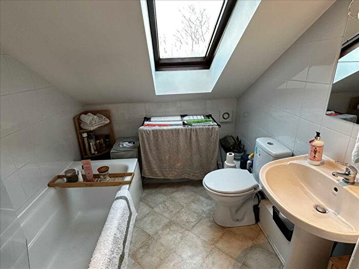 1 Bedroom Property To Rent In Upper Richmond Road, London, SW15