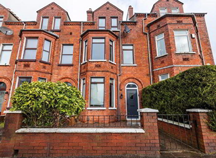 1 Bedroom Rooms To Rent In Room, Ballygomartin Road, Belfast, BT13