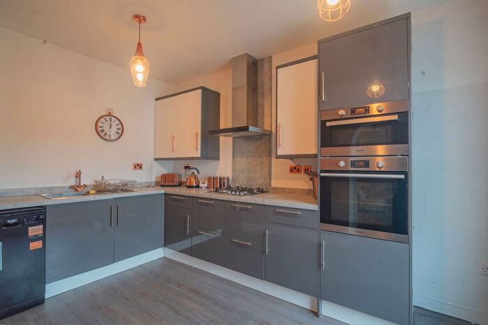 2 Bedroom Flat For Sale In High Street, Henley-In-Arden, B95