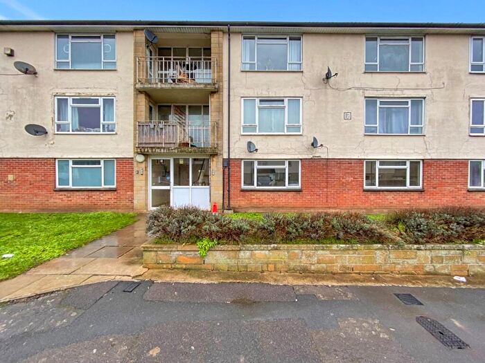 2 Bedroom Flat To Rent In Dickens Avenue, Corsham, SN13