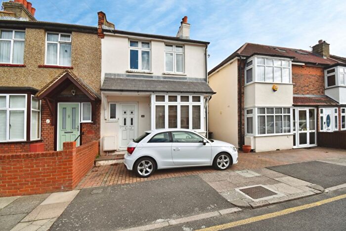 2 Bedroom End Terrace House To Rent In Haywood Road, Bromley, BR2