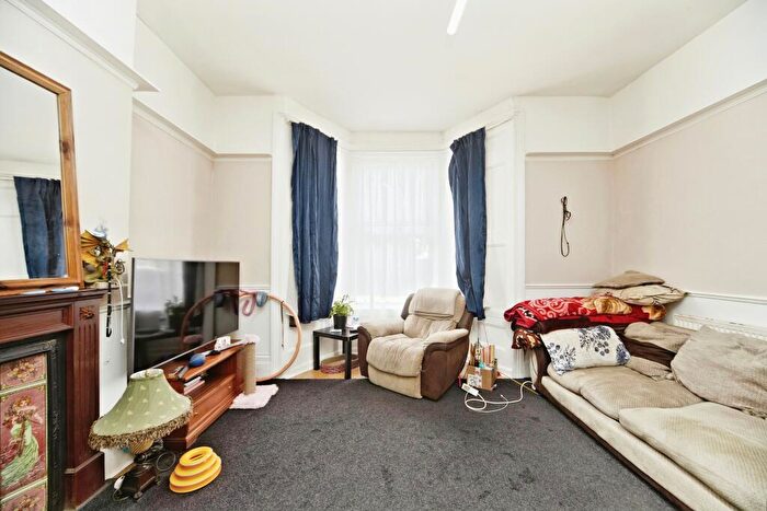 1 Bedroom Flat For Sale In Oakfield Road, Croydon, CR0