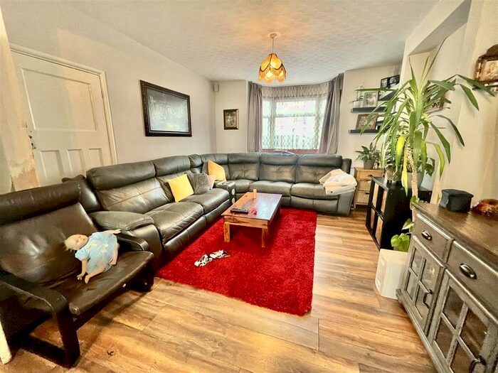 3 Bedroom Semi-Detached House To Rent In Village Way, London, NW10