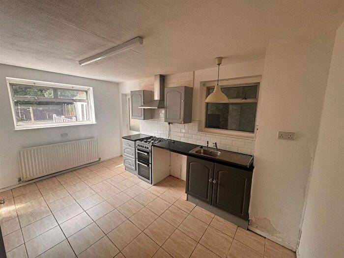 3 Bedroom Property To Rent In Broadmeadow Green, Bilston, WV14