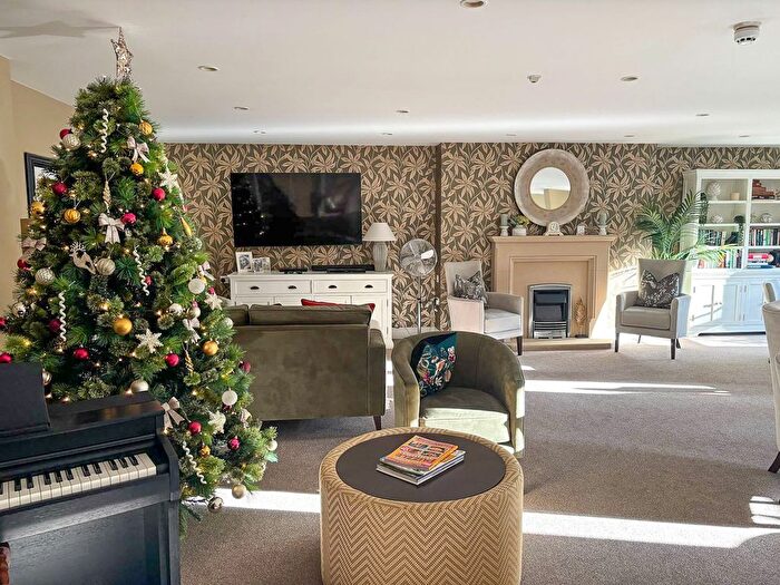 1 Bedroom Flat For Sale In Goodes Court, Royston, SG8