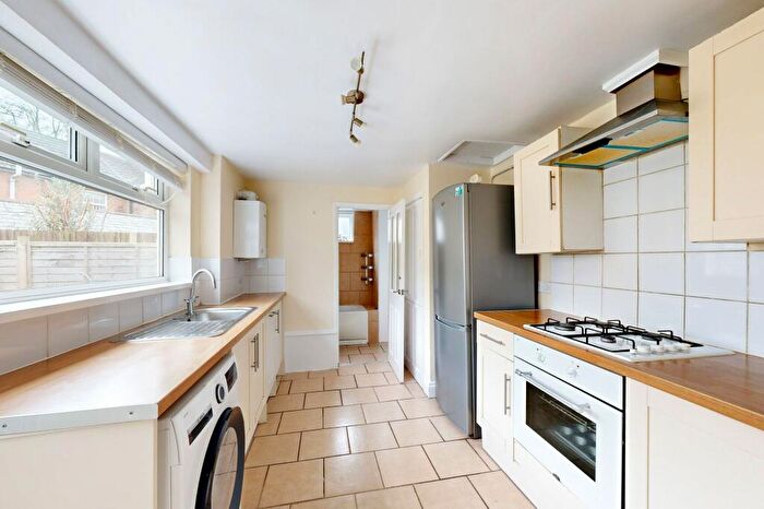 2 Bedroom End Of Terrace House To Rent In New Street, Crawley, RH10