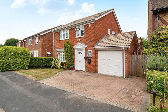4 Bedroom Detached House For Sale In Highwayman's Ridge, Windlesham, GU20