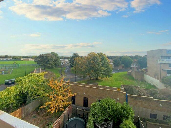 3 Bedroom Flat To Rent In Kenilworth Court, Washington, Washington, Tyne And Wear, NE37