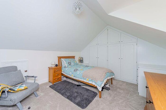 2 Bedroom Detached Bungalow For Sale In Wrexham Road, Pentre Bychan, LL14