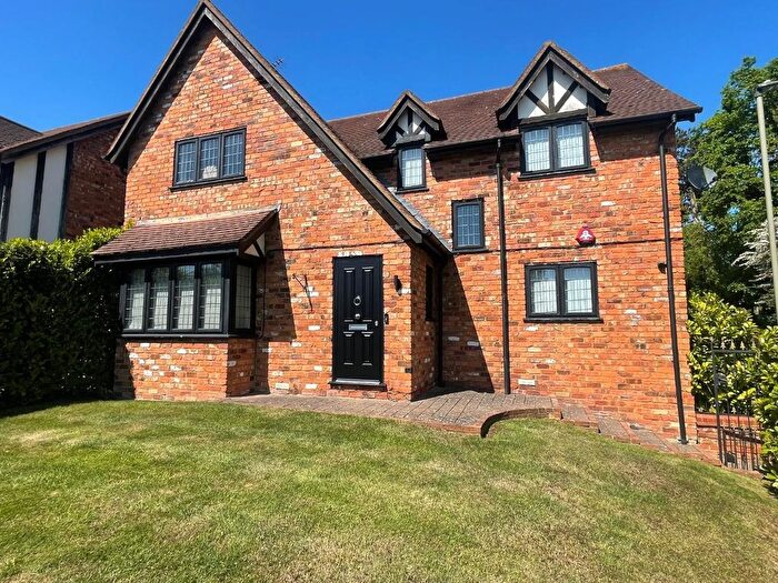 5 Bedroom Detached House To Rent In Hale Lane, Edgware, HA8