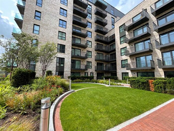 2 Bedroom Flat To Rent In Arber House, Greenleaf Walk, Southall, UB1