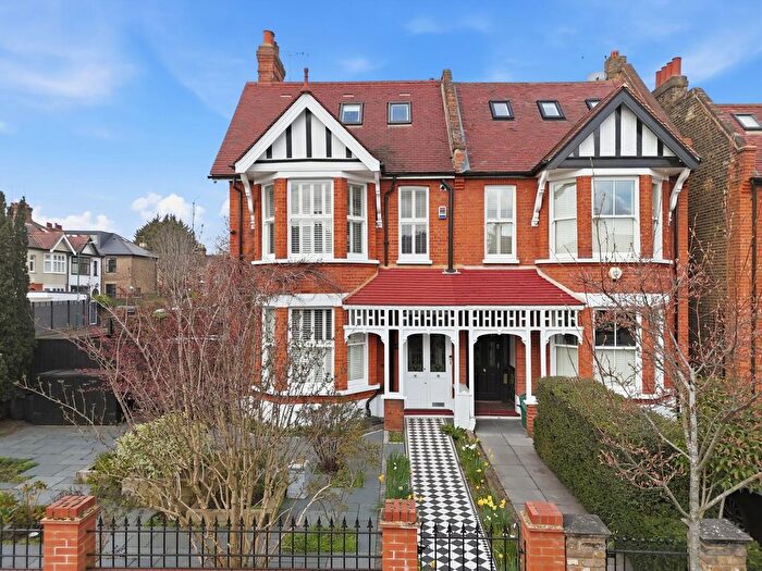 6 Bedroom Property For Sale In Grosvenor Road, Wanstead, E11