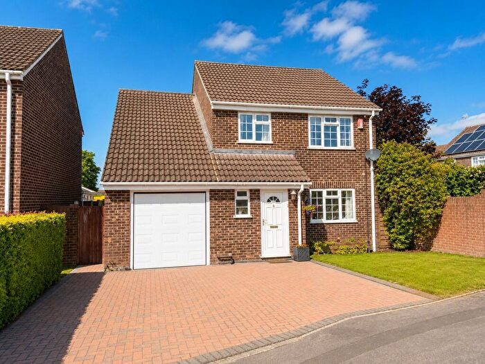 4 Bedroom Detached House For Sale In Cornwall Crescent, Yate, Bristol, BS37