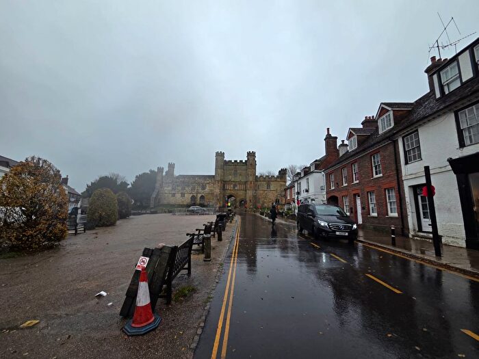 2 Bedroom Flat To Rent In A High Street, Battle, TN33