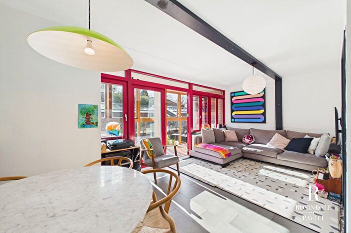 3 Bedroom Maisonette For Sale In Dunster Way, Wallington, SM6